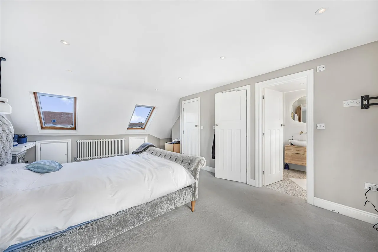 Connaught Avenue, North Chingford, E4, photo 19
