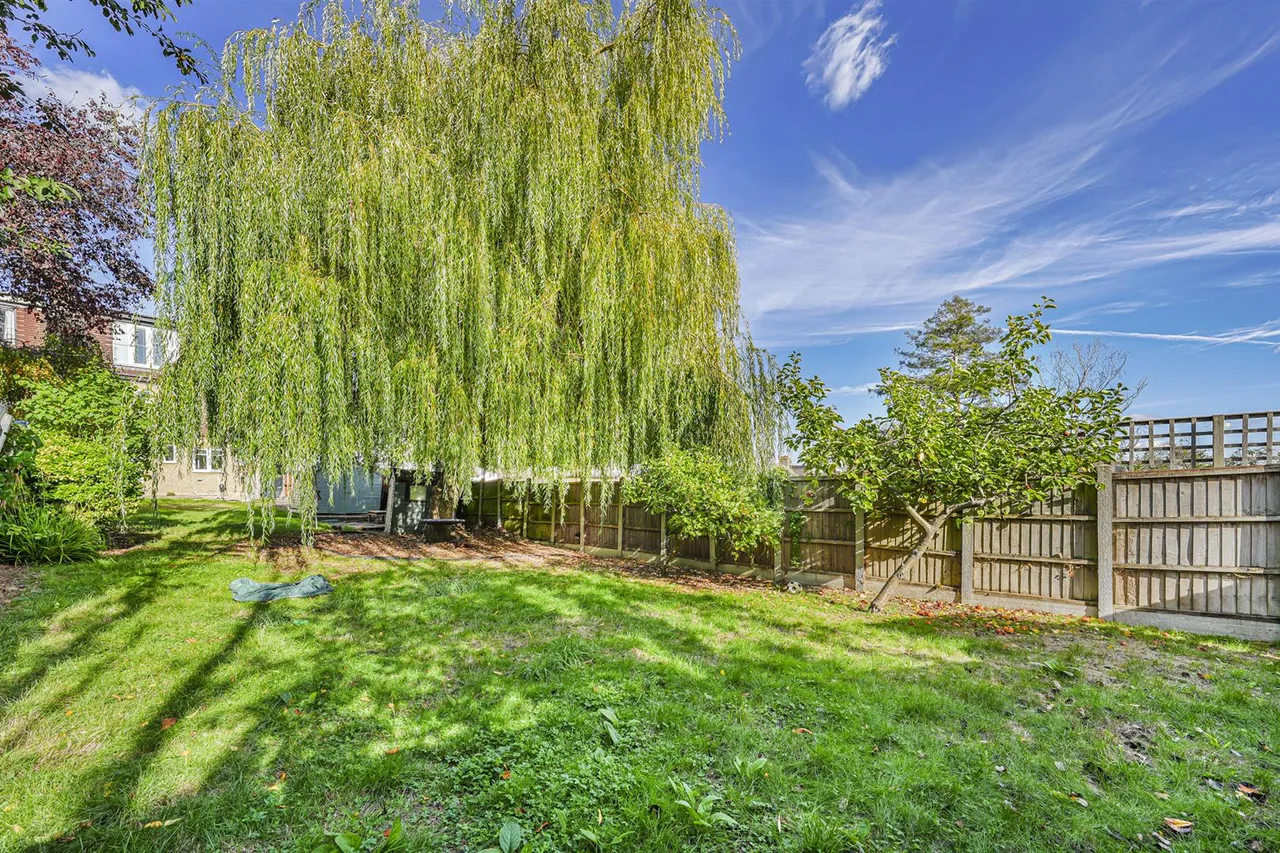 Connaught Avenue, North Chingford, E4, photo 15