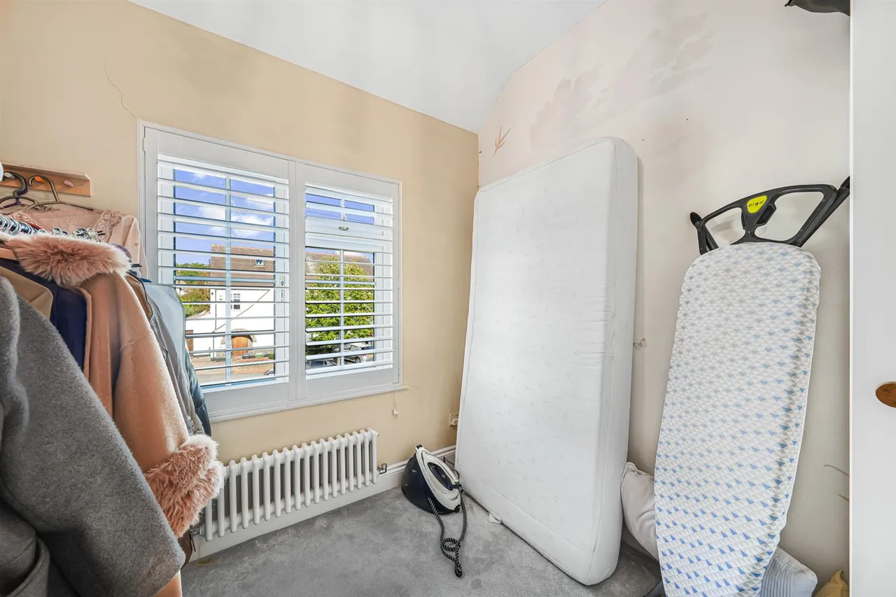 Connaught Avenue, North Chingford, E4, photo 27