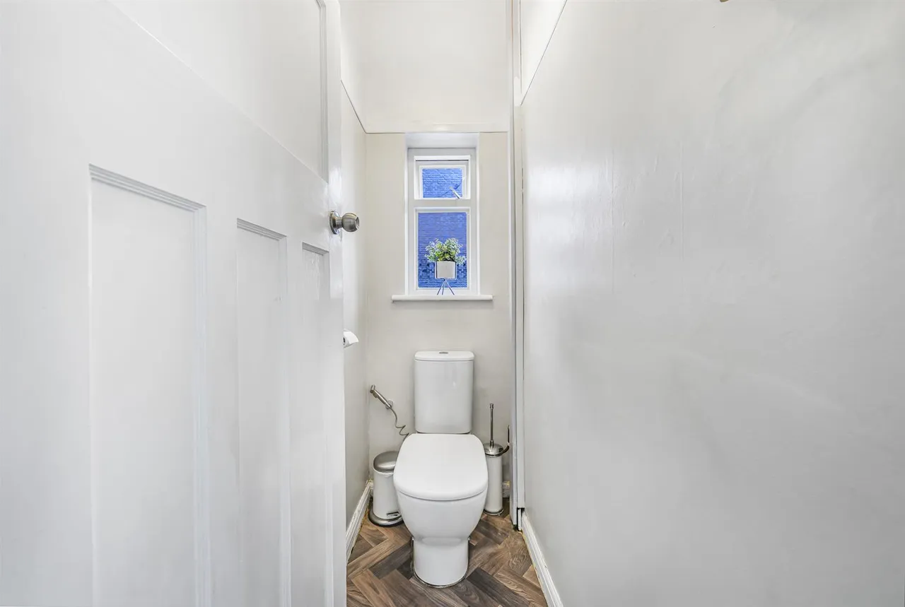 Connaught Avenue, North Chingford, E4, photo 24
