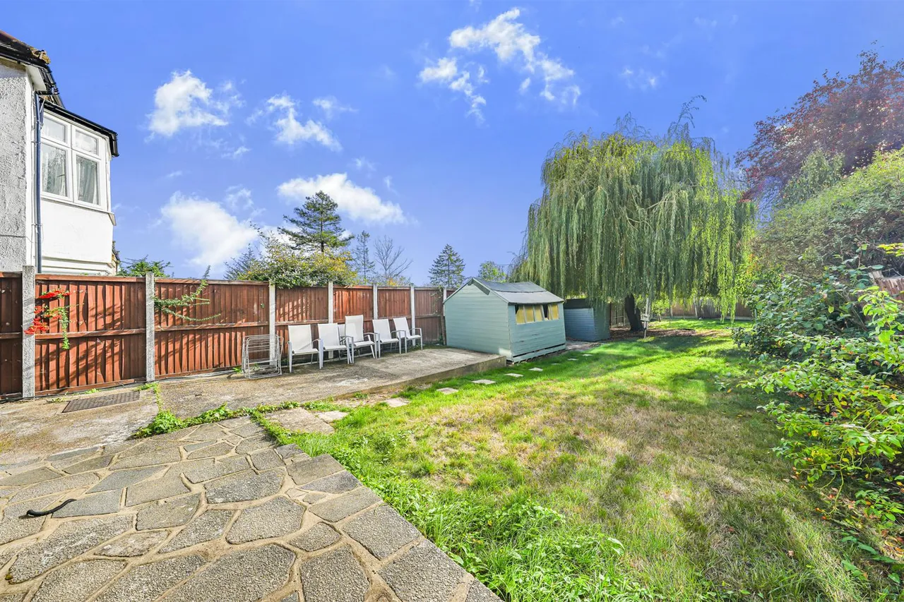 Connaught Avenue, North Chingford, E4, photo 4