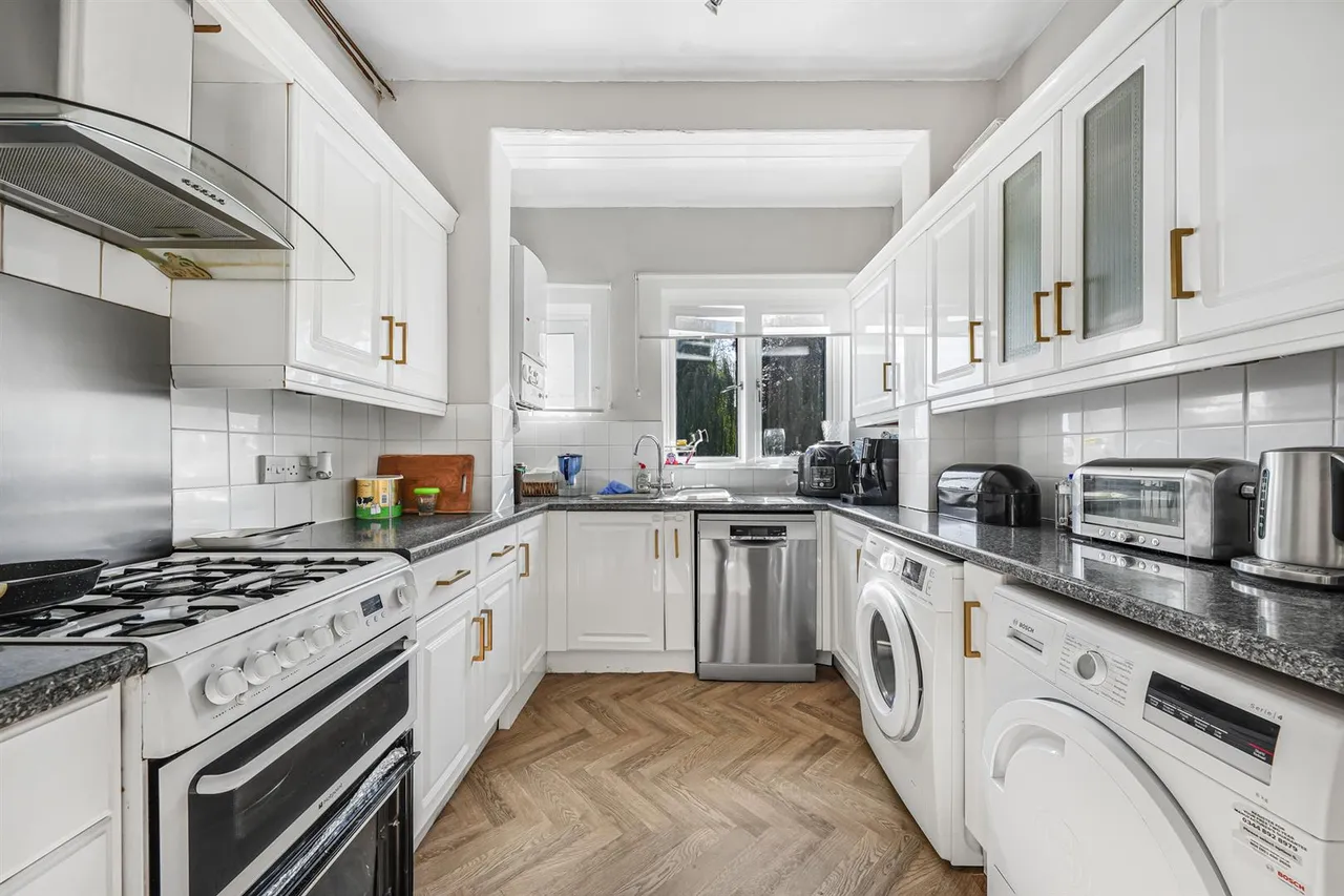 Connaught Avenue, North Chingford, E4, photo 5