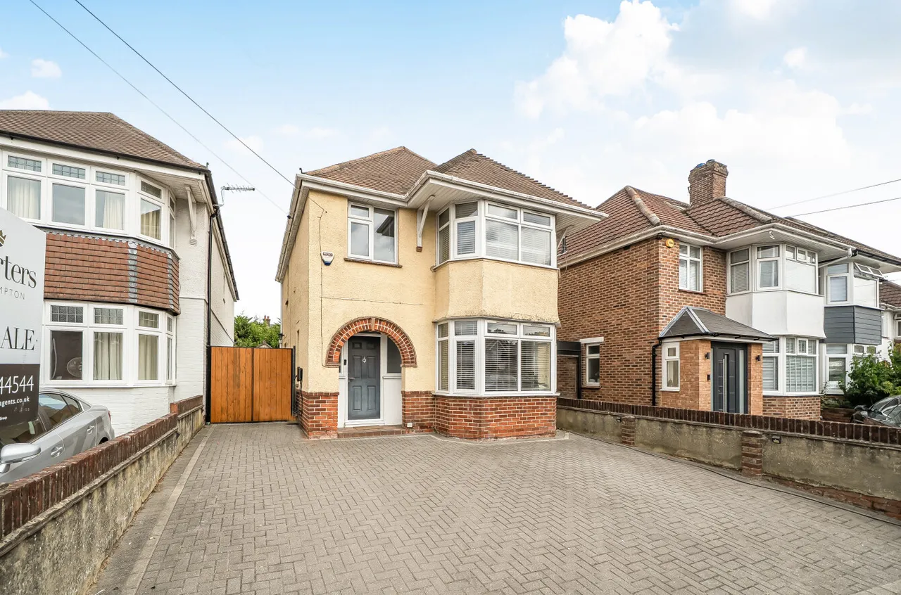 3 bed house for sale, St. James Road, Upper Shirley, SO15