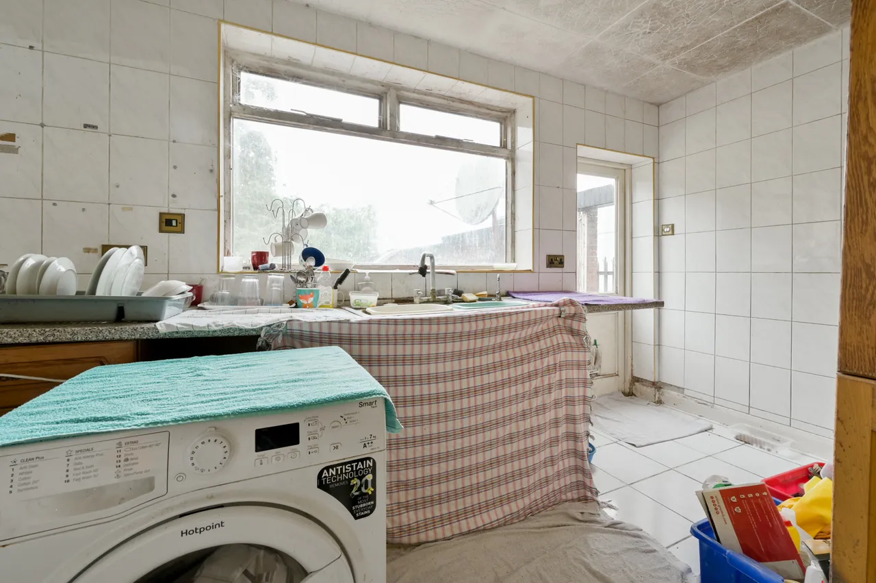 1 Iveagh Avenue, London, photo 10