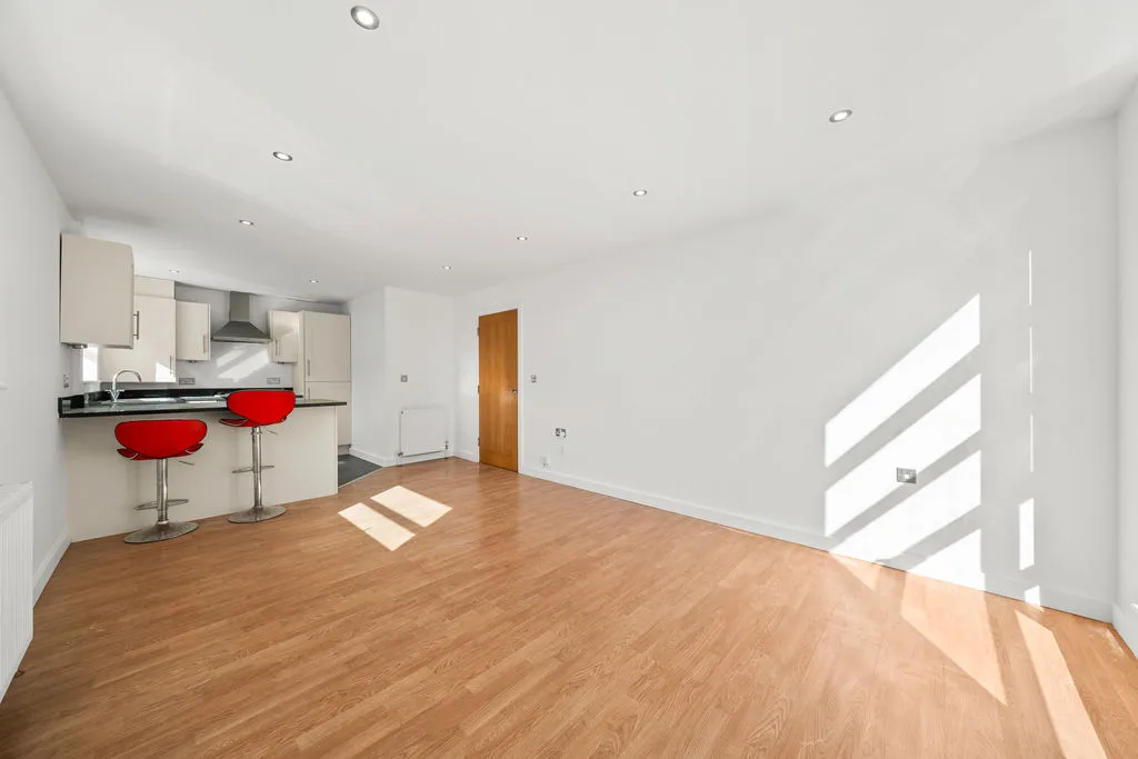 Bridge Street, Walton-On-Thames KT12 1AG, photo 6
