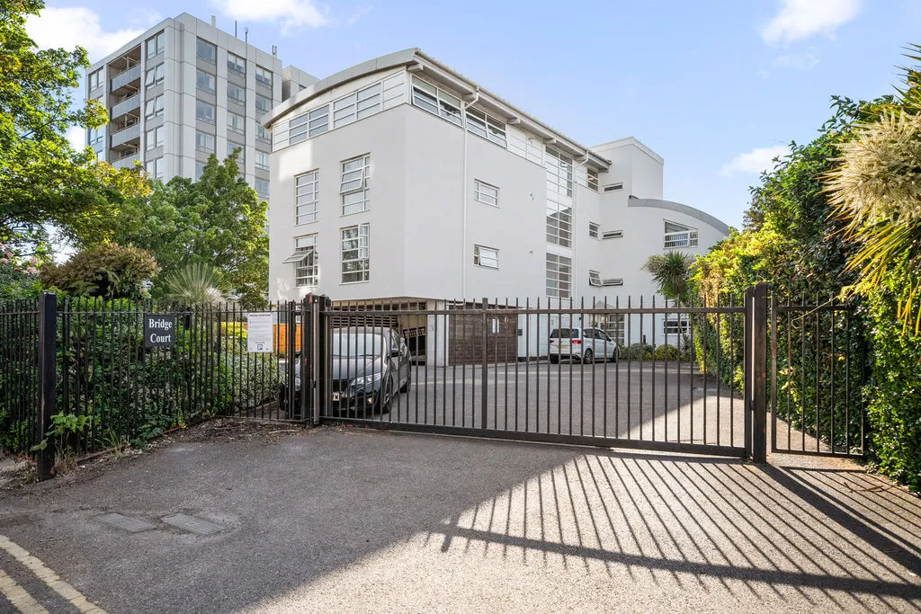 Bridge Street, Walton-On-Thames KT12 1AG, photo 13