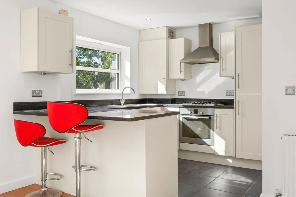 Bridge Street, Walton-On-Thames KT12 1AG, photo 4
