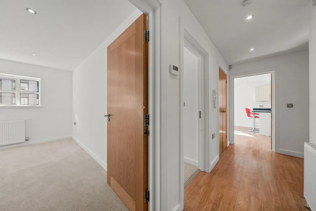 Bridge Street, Walton-On-Thames KT12 1AG, photo 10