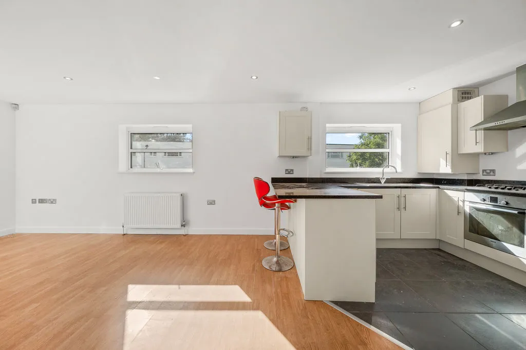 Bridge Street, Walton-On-Thames KT12 1AG, photo 5