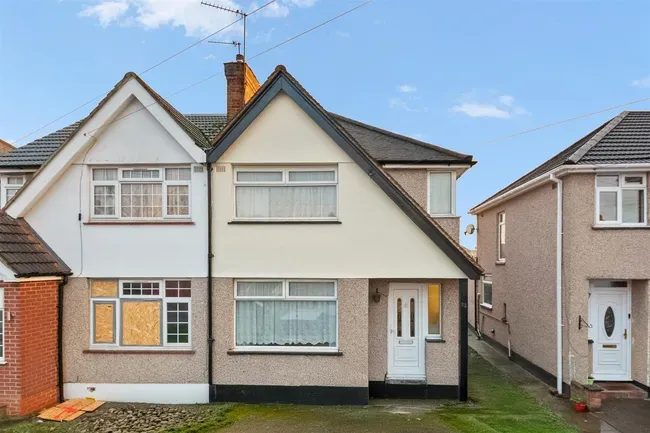 4 bed house for sale — Wentworth Crescent, Hayes