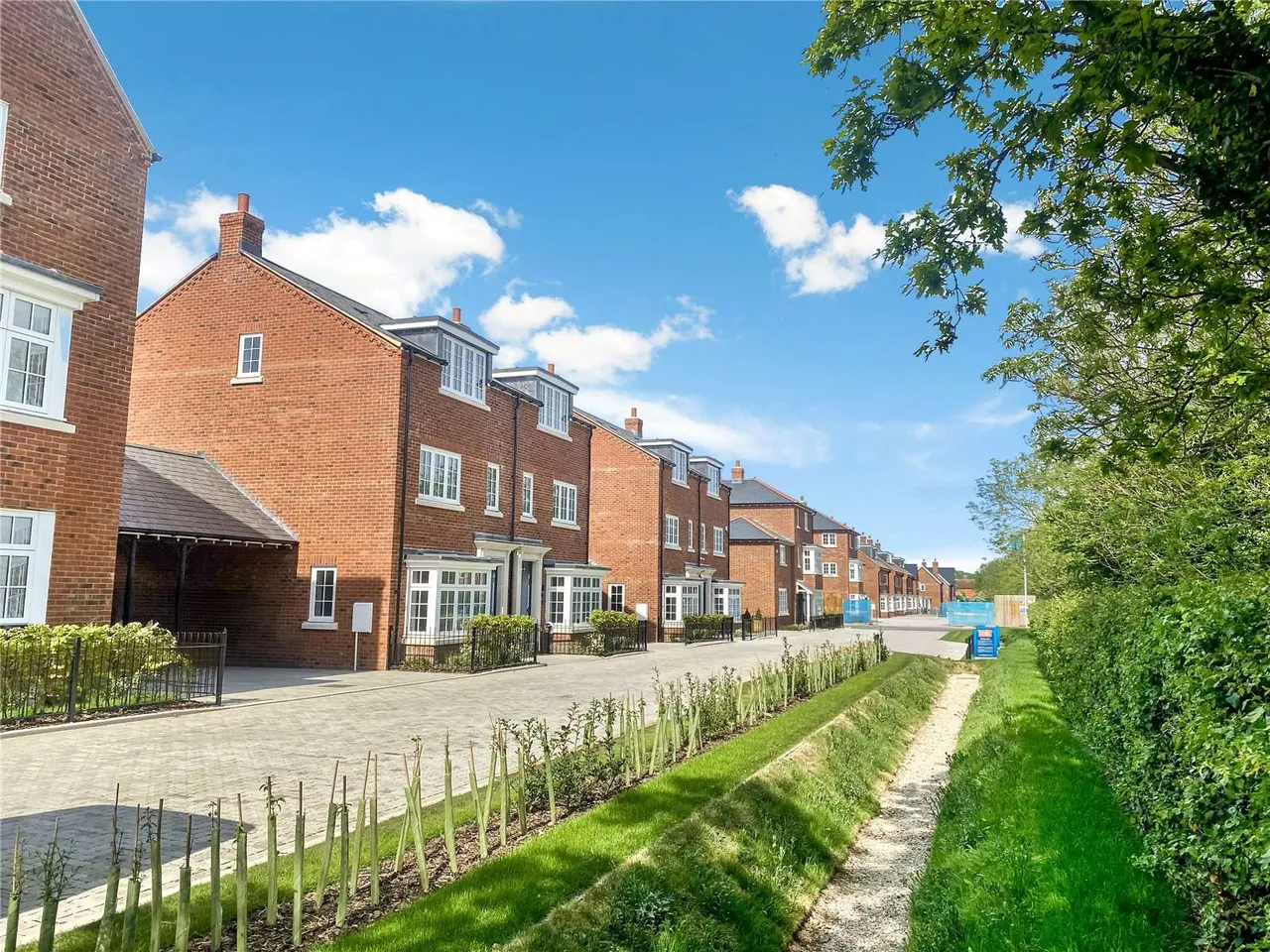 Ochre Meadows, The Green, Theale, Berkshire, RG7 5DR, photo 6