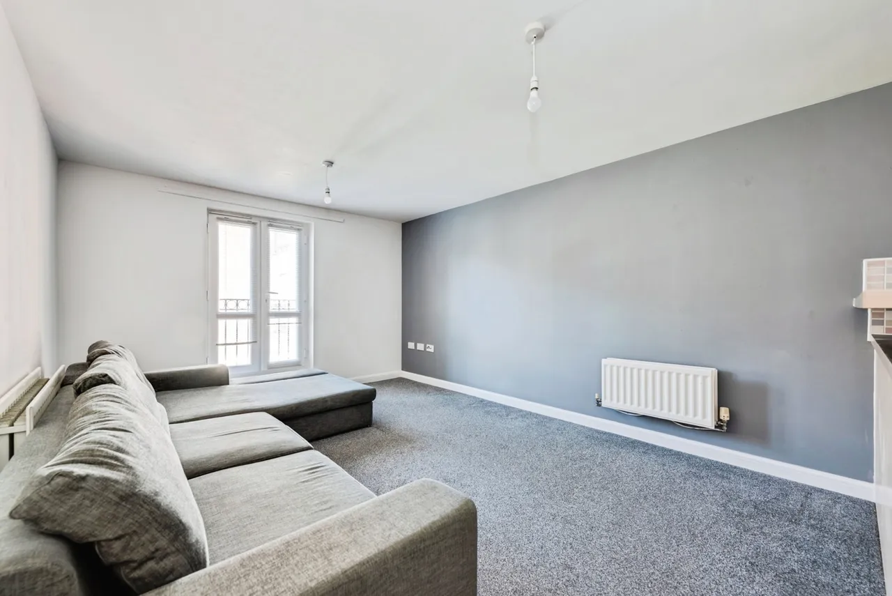 Brunel Crescent, Swindon, Wiltshire, SN2, photo 3