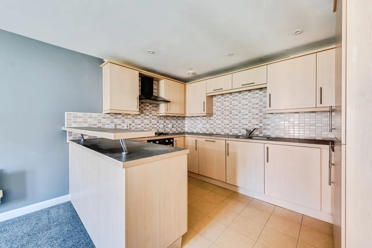Brunel Crescent, Swindon, Wiltshire, SN2, photo 7