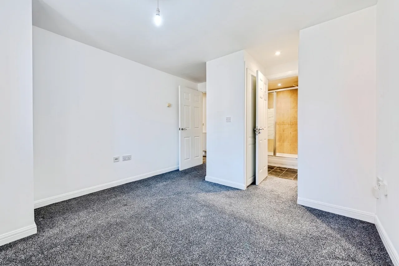 Brunel Crescent, Swindon, Wiltshire, SN2, photo 15