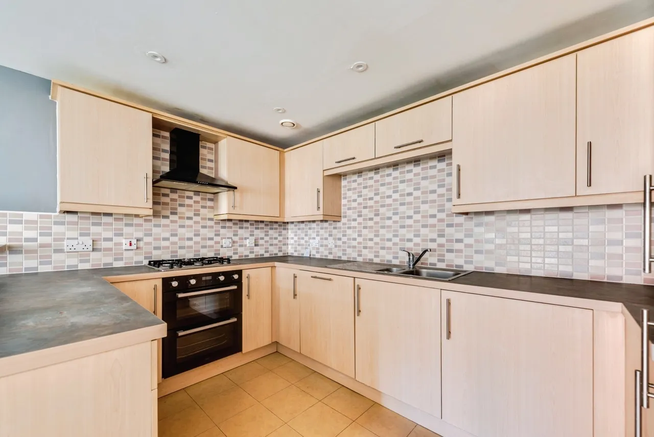 Brunel Crescent, Swindon, Wiltshire, SN2, photo 6