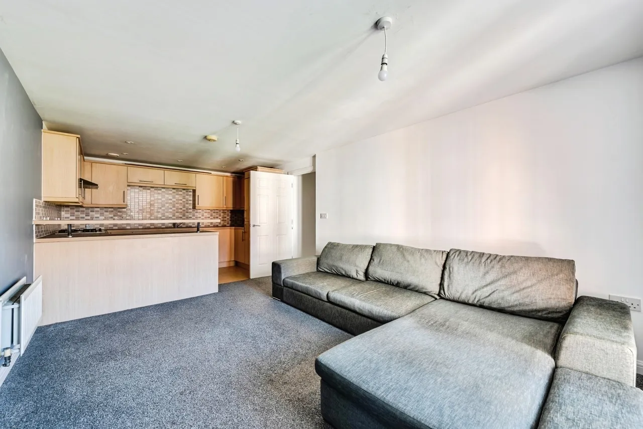 Brunel Crescent, Swindon, Wiltshire, SN2, photo 5