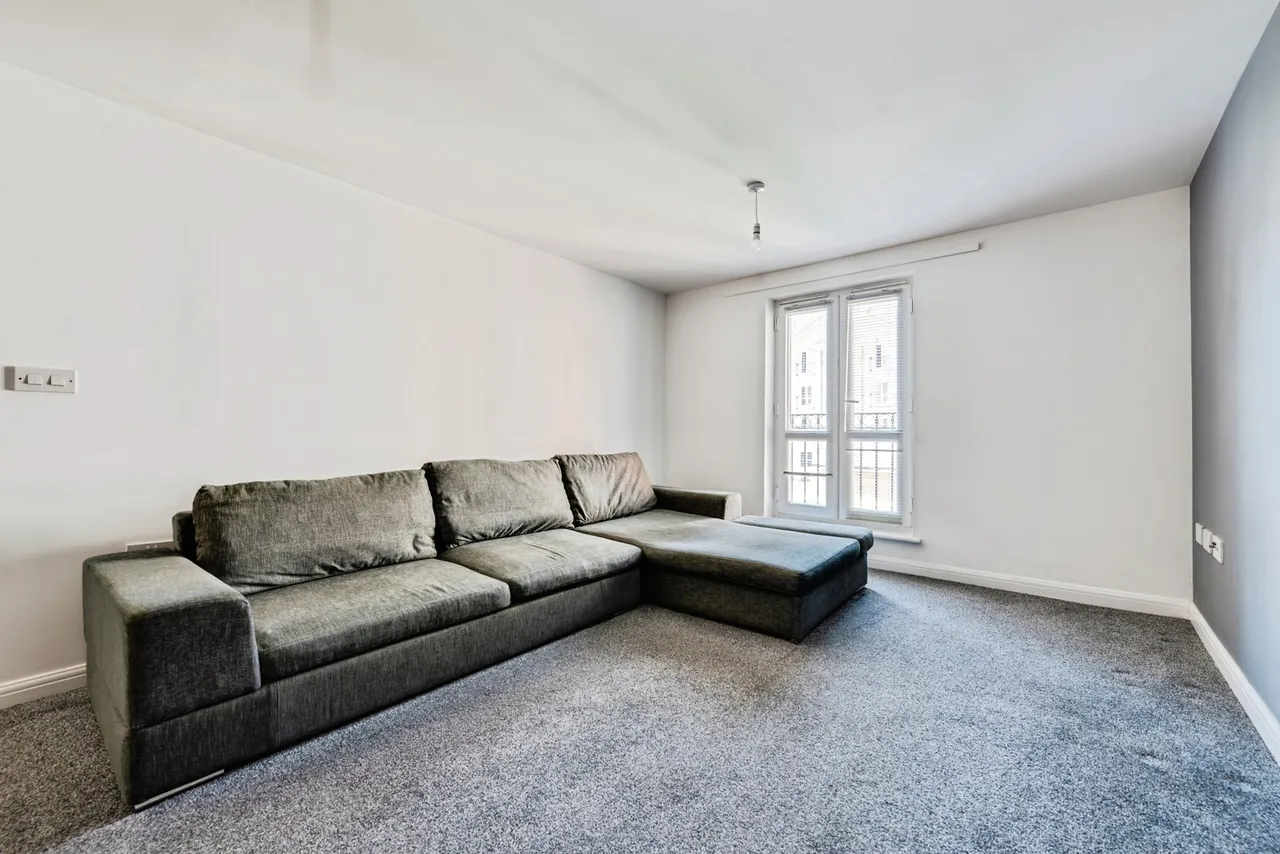Brunel Crescent, Swindon, Wiltshire, SN2, photo 4