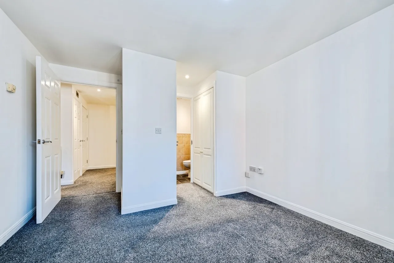 Brunel Crescent, Swindon, Wiltshire, SN2, photo 14