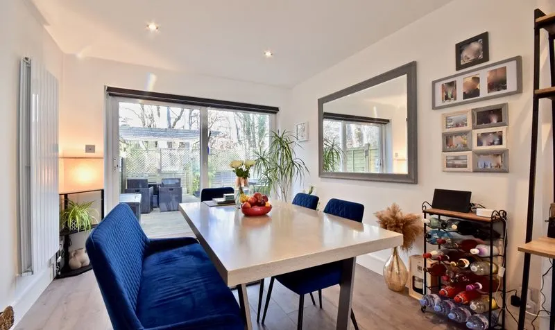 Dale View, Headley, KT18, photo 4