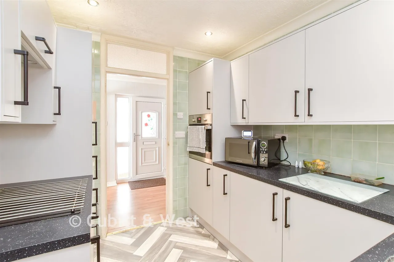St. Thomas Drive, Bognor Regis, PO21, photo 8
