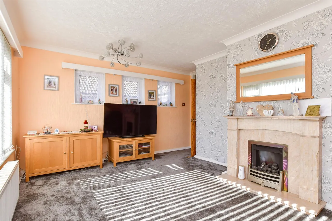 St. Thomas Drive, Bognor Regis, PO21, photo 5