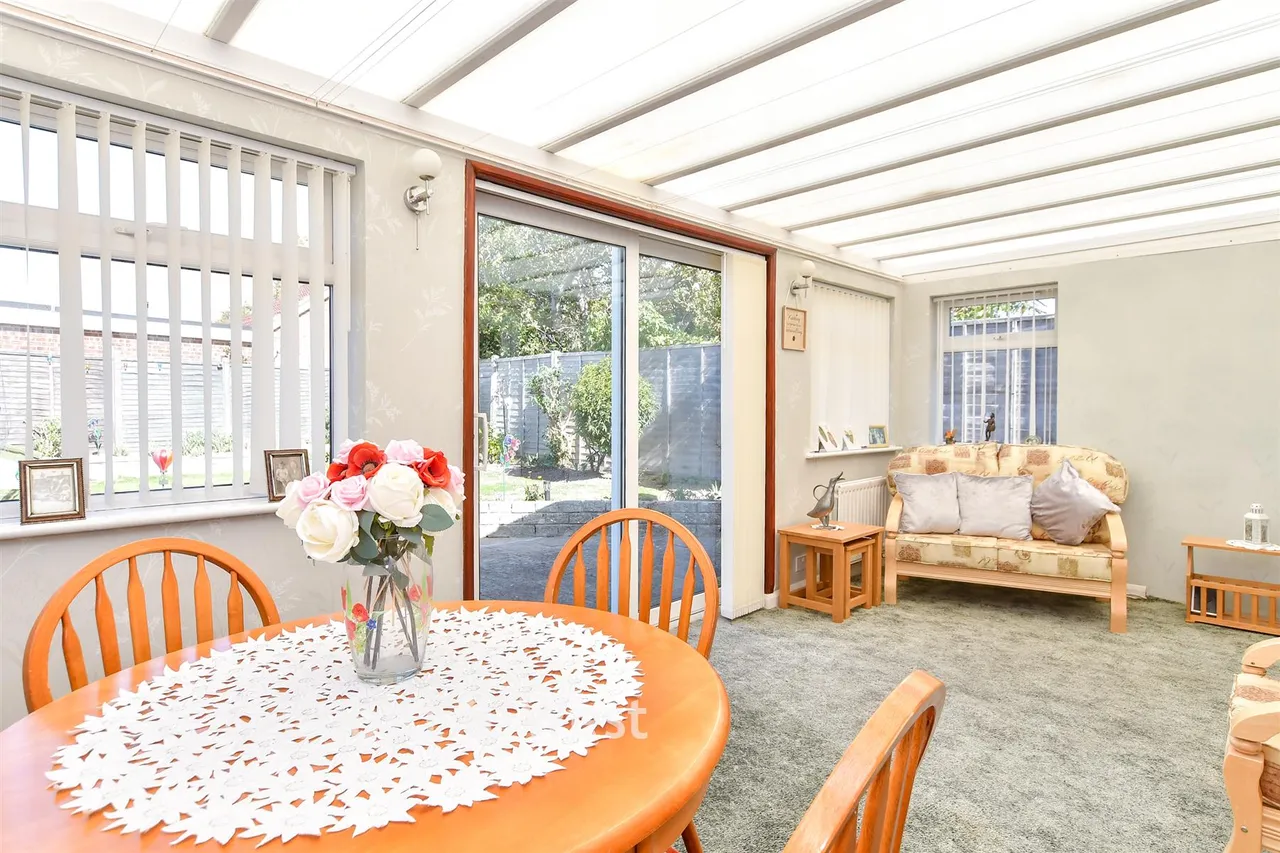 St. Thomas Drive, Bognor Regis, PO21, photo 3