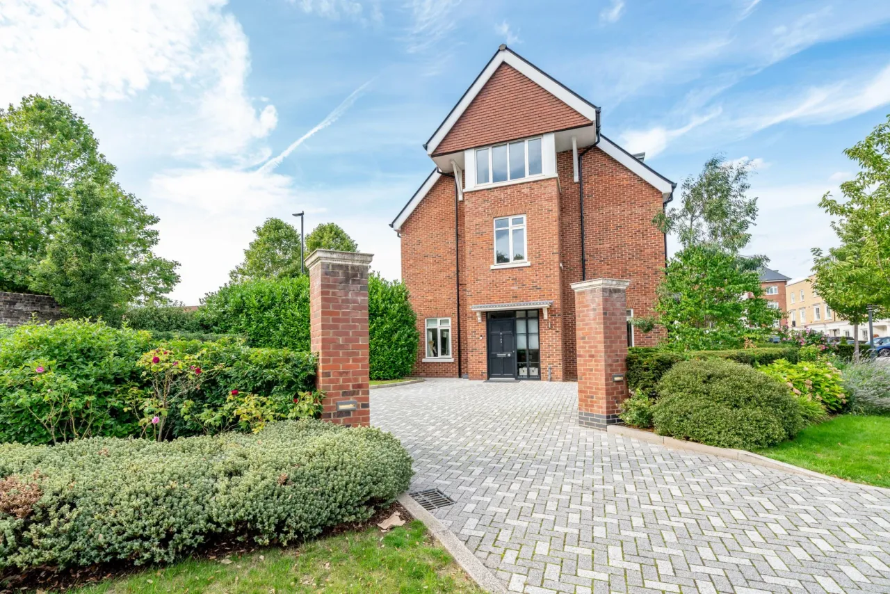4 bed house for sale, Egerton Drive, Fitzroy Gate, TW7