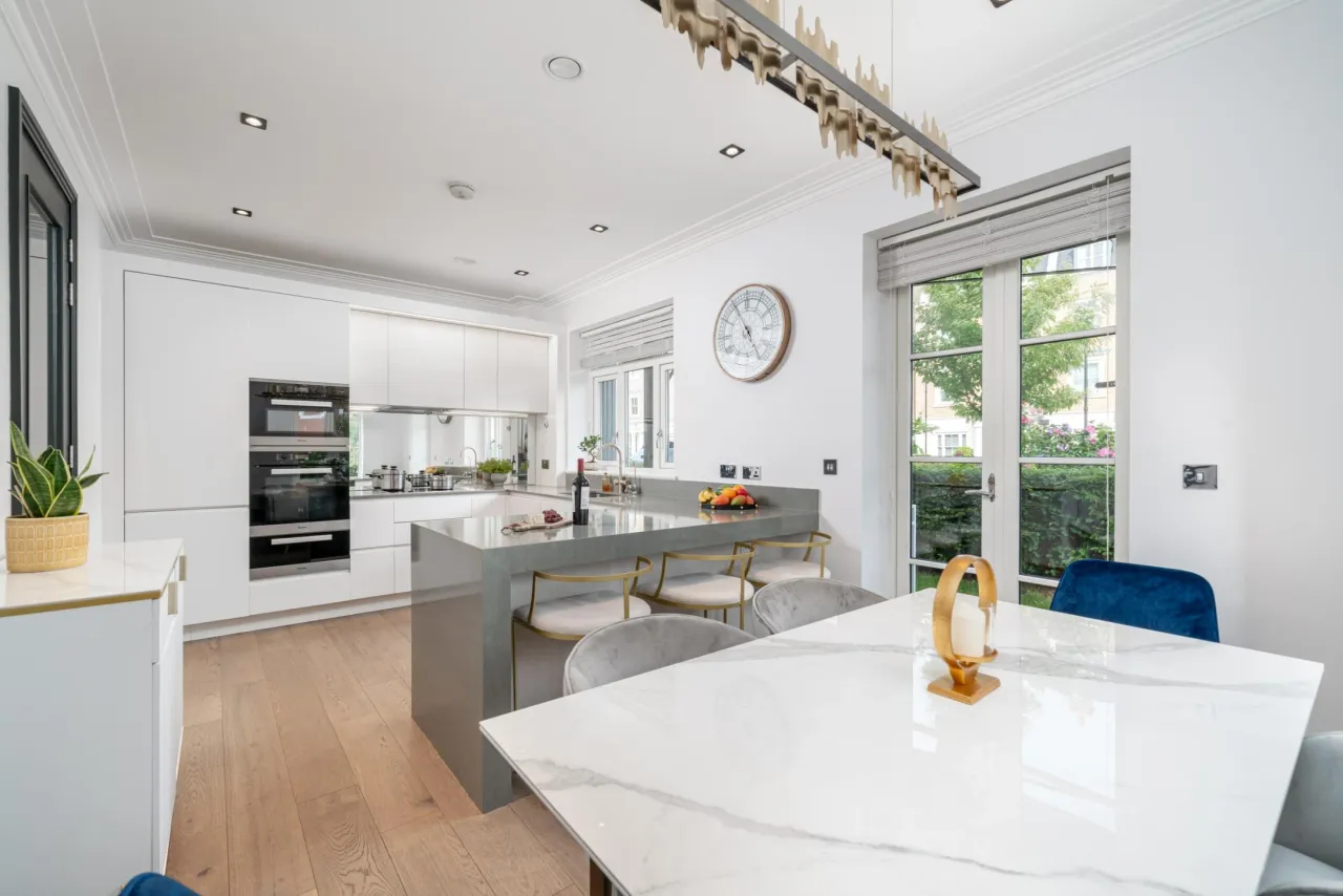 Egerton Drive, Fitzroy Gate, TW7, photo 2