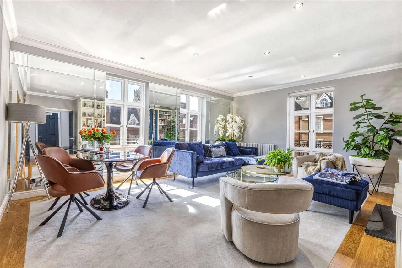 Holloway Drive, Virginia Water, GU25, photo 2