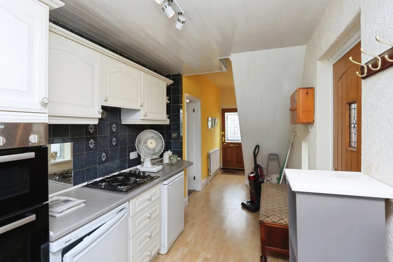 Hunstone Avenue, Sheffield, S8, photo 3