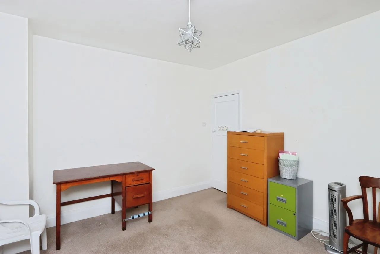 Hunstone Avenue, Sheffield, S8, photo 13