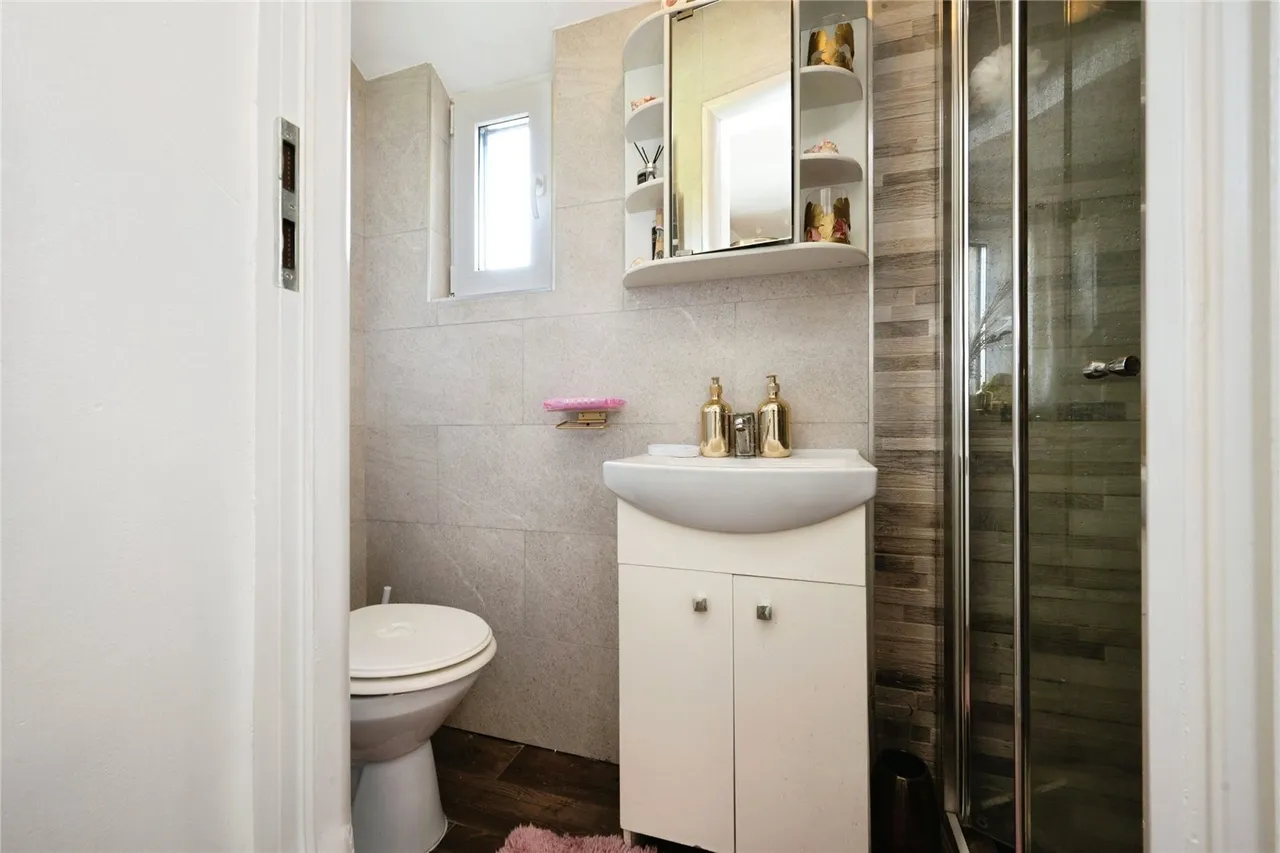 Kingsway, Luton, Bedfordshire, LU4, photo 11