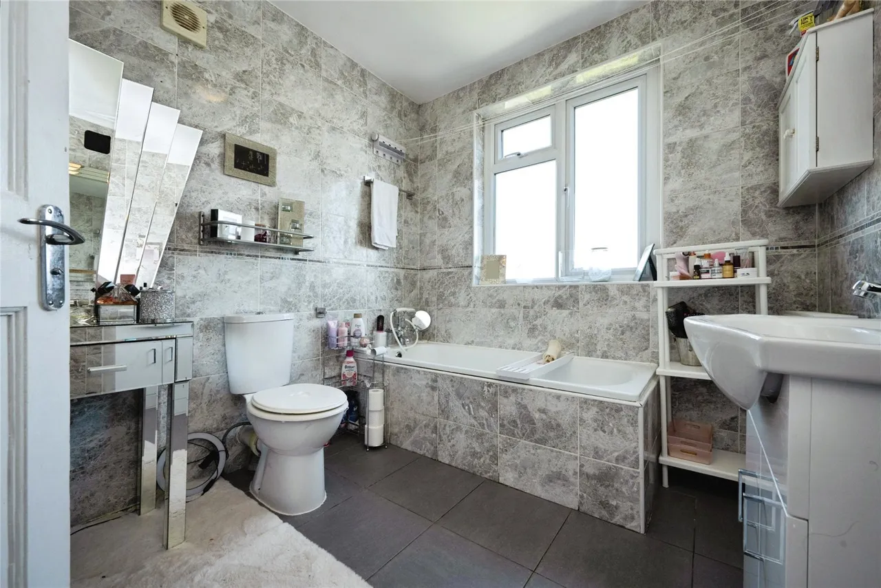 Kingsway, Luton, Bedfordshire, LU4, photo 12