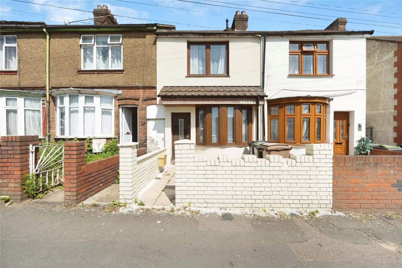 2 bed house for sale — Kingsway, Luton, Bedfordshire, LU4
