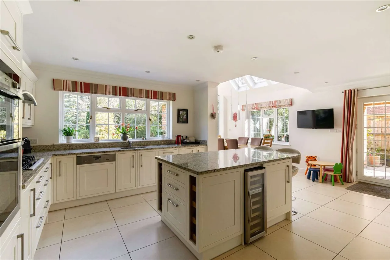 Prince Consort Drive, Ascot, Berkshire, SL5 8AW, photo 5