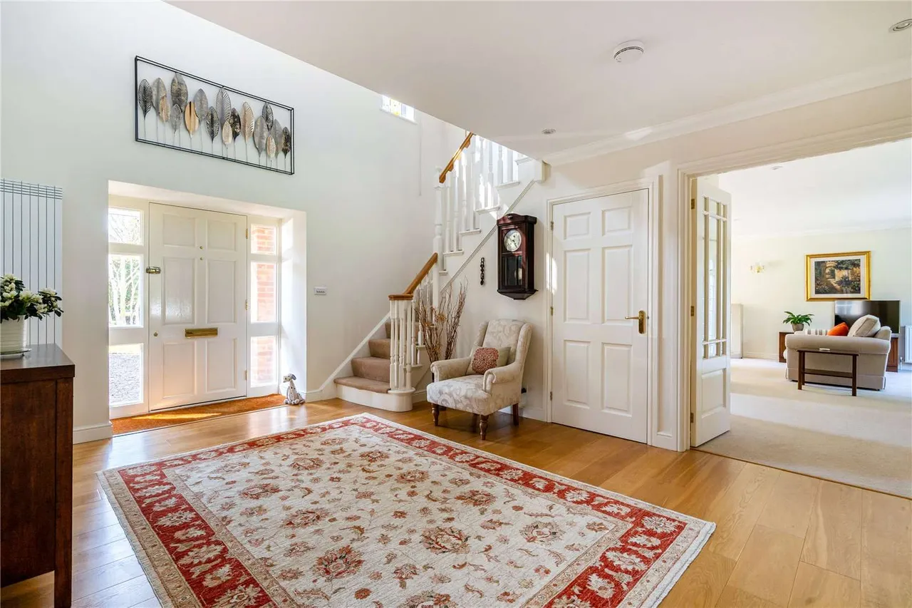 Prince Consort Drive, Ascot, Berkshire, SL5 8AW, photo 2