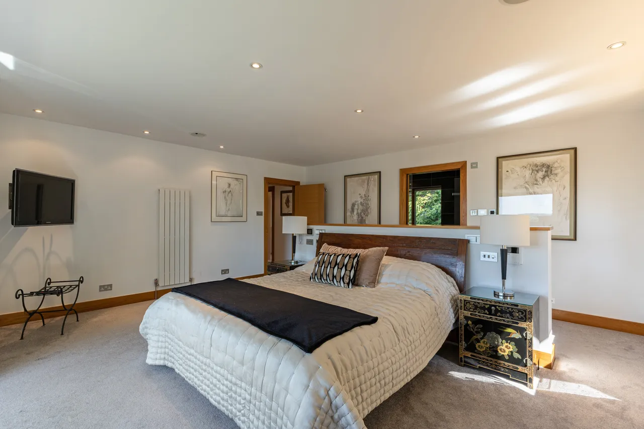 St. Anns Hill Road, Chertsey, KT16, photo 12