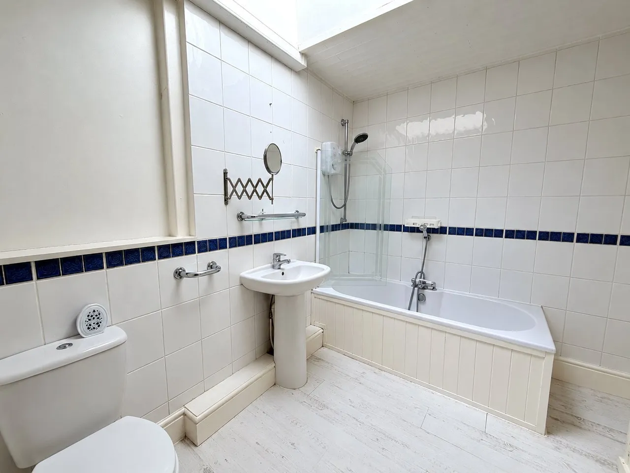 Caernarfon Road, Bangor, LL57, photo 4