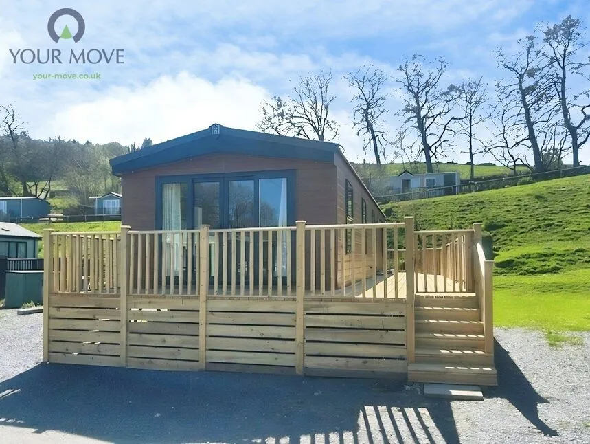 2 bed house for sale — Halifax Road, BD21
