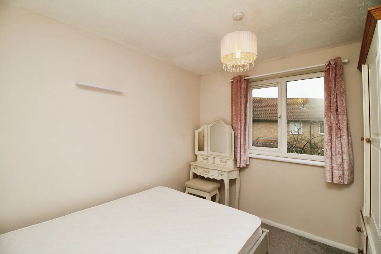 Dale Close, Colchester, CO3, photo 12