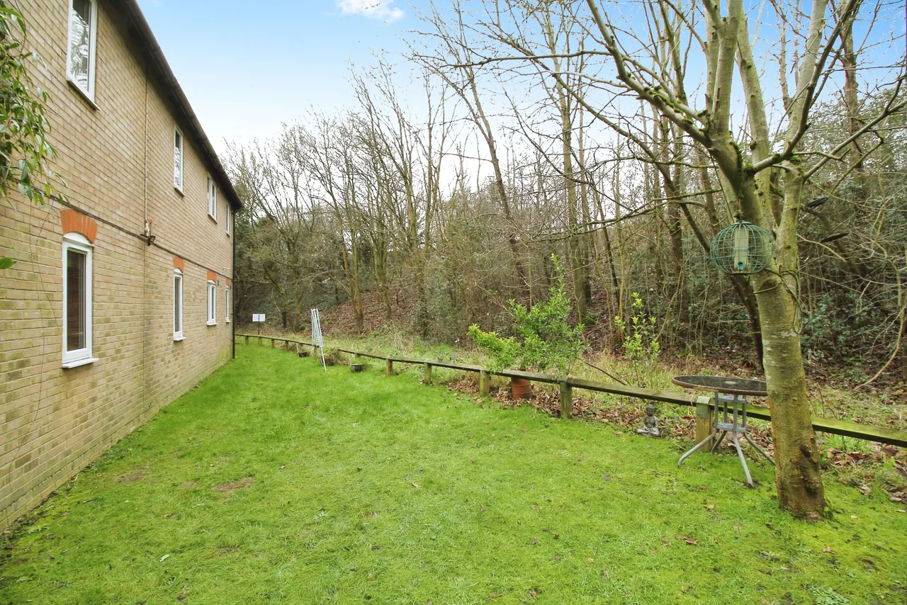 Dale Close, Colchester, CO3, photo 11