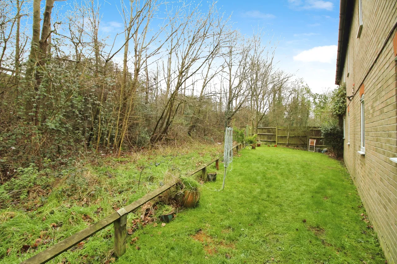 Dale Close, Colchester, CO3, photo 14