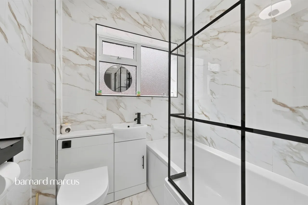 Andrew's Close, Epsom, KT17, photo 5