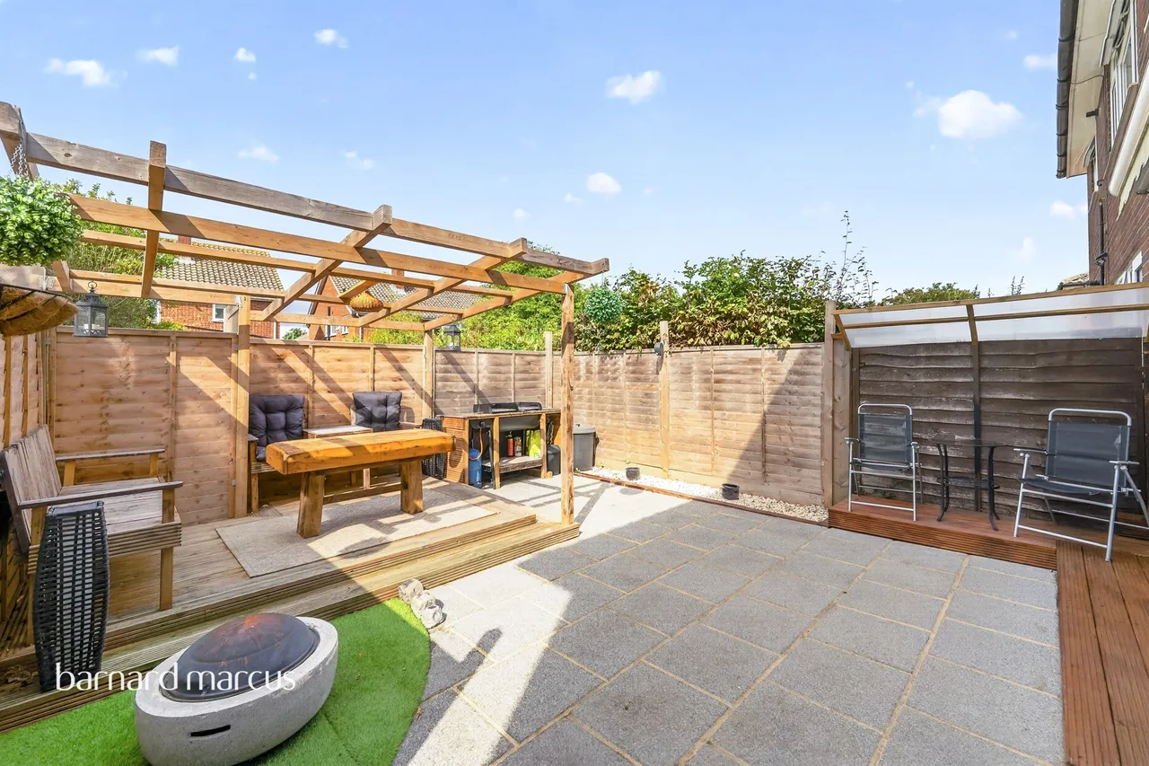 Andrew's Close, Epsom, KT17, photo 12