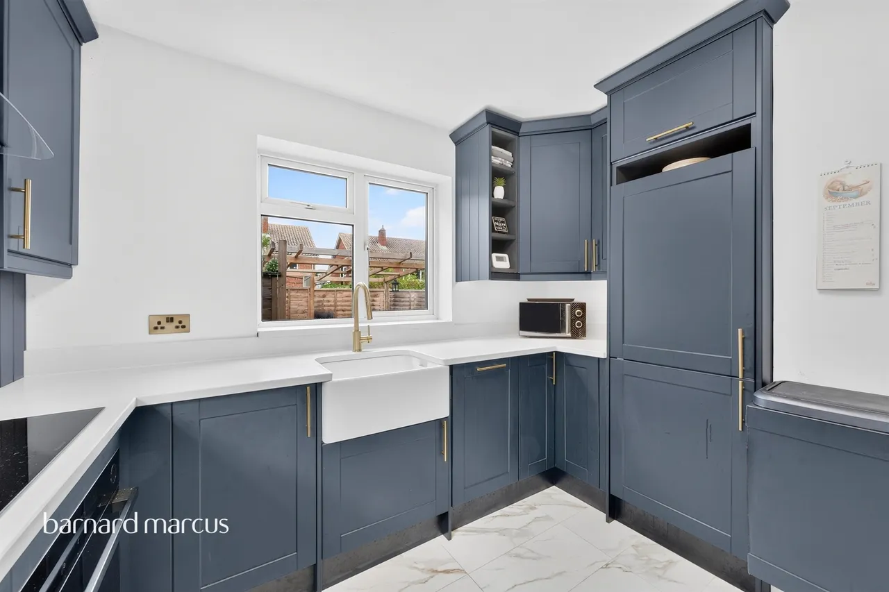 Andrew's Close, Epsom, KT17, photo 3