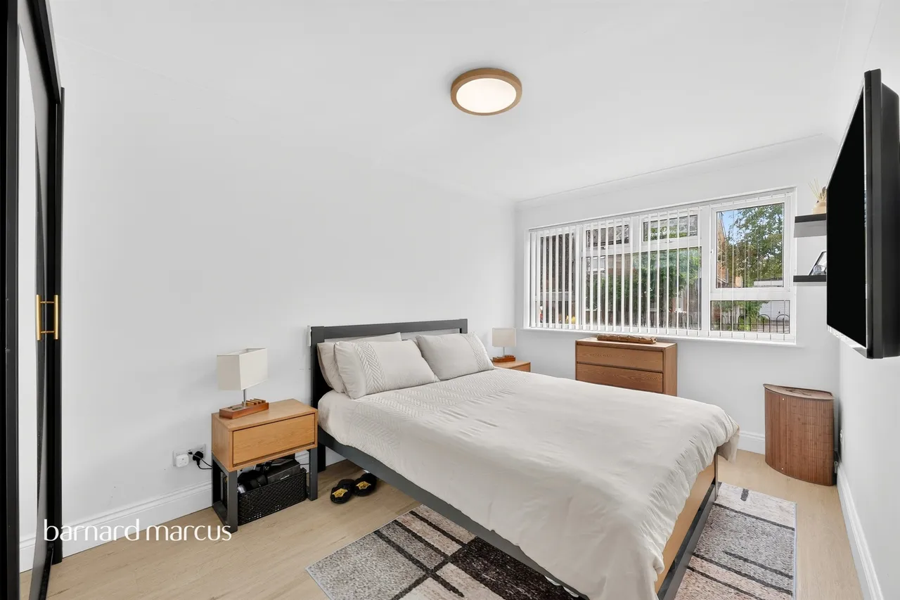 Andrew's Close, Epsom, KT17, photo 8