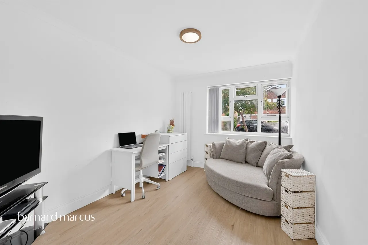 Andrew's Close, Epsom, KT17, photo 9