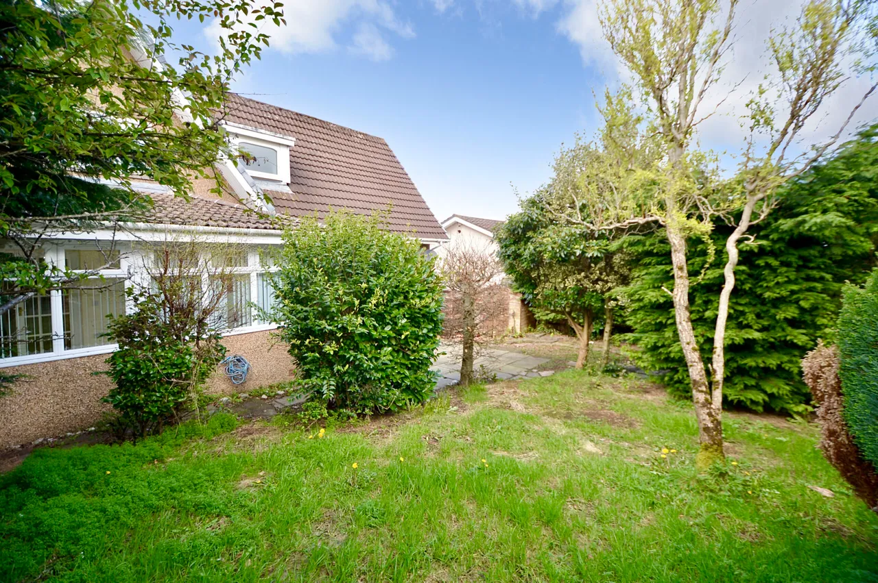 37 Newark Crescent, Doonfoot, KA7 4JD, photo 2