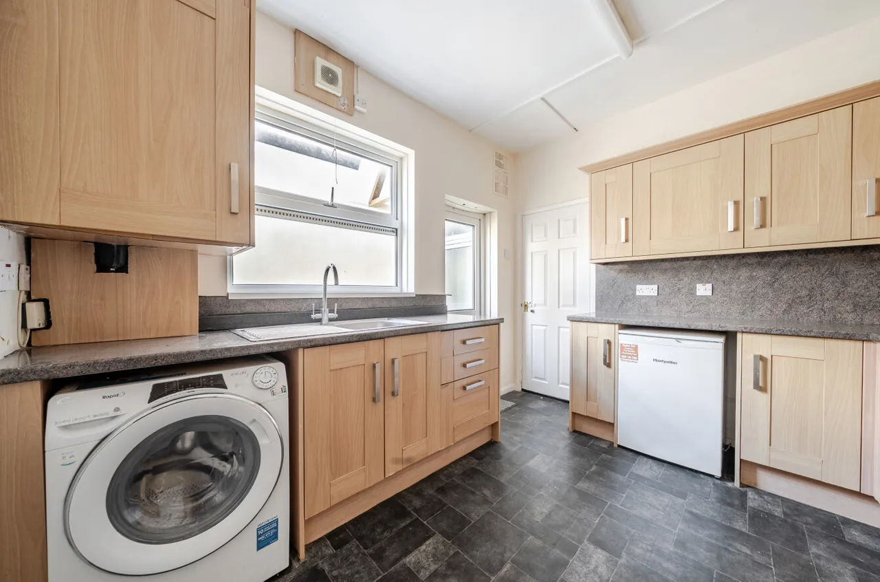 Harold Road, Southsea, PO4, photo 29