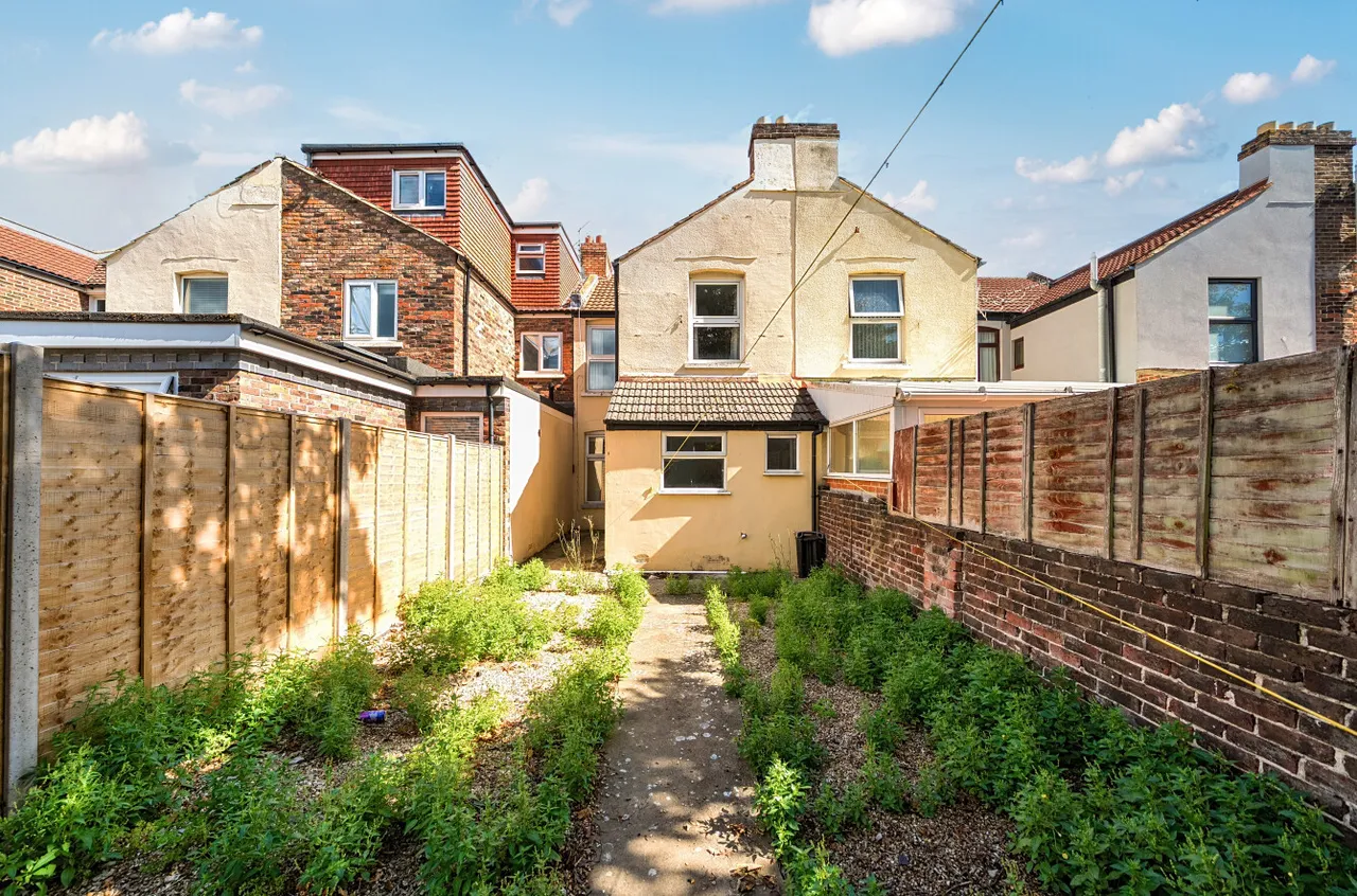 Harold Road, Southsea, PO4, photo 17